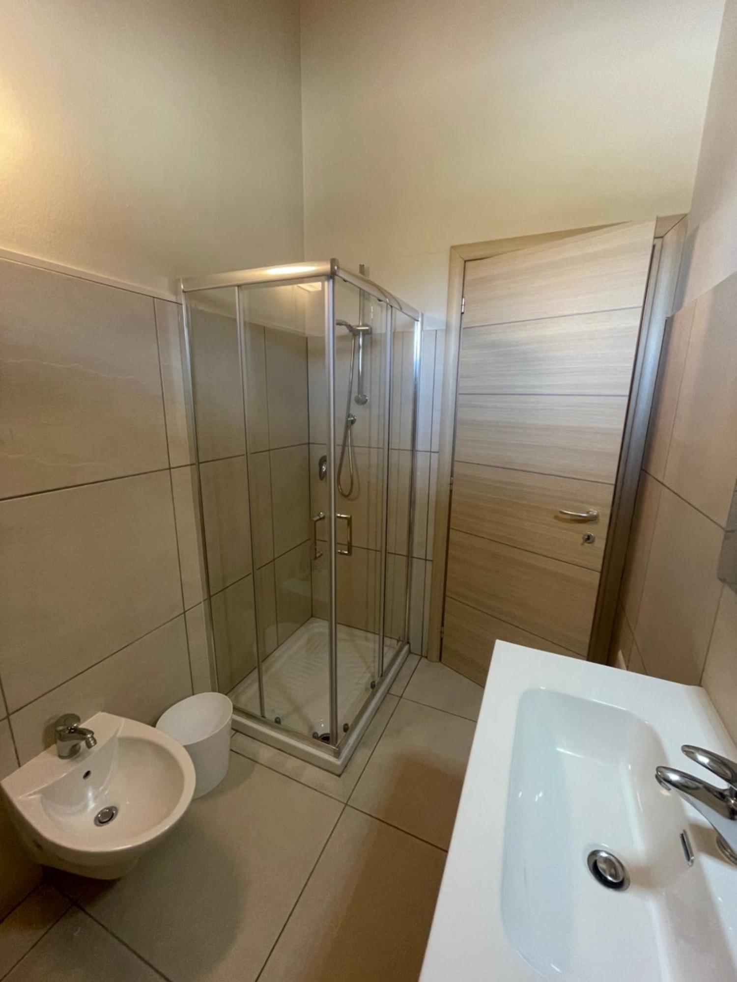 Il Borgo Delle Arti Hotel Verbania Phòng bức ảnh
